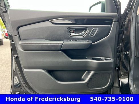 Certified 2025 Honda Pilot EX-L image 23