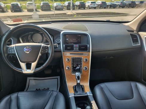 Used 2017 Volvo XC60 T5 Inscription w/ Advanced Package AWD/4WD image 3