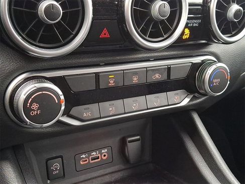 Used 2024 Nissan Sentra SV image 15