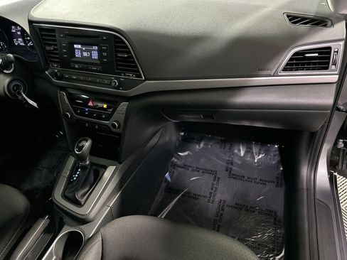 Used 2018 Hyundai Elantra SE image 33