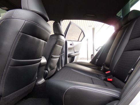 Used 2017 Honda Accord Sport image 19