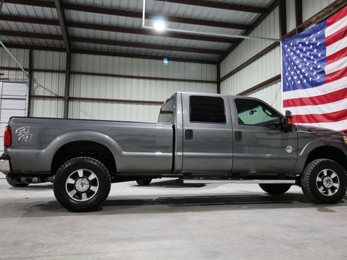 Used 2011 Ford F350 XLT w/ XLT Premium Pkg AWD/4WD image 12
