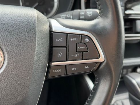 Used 2023 Toyota Highlander LE image 20