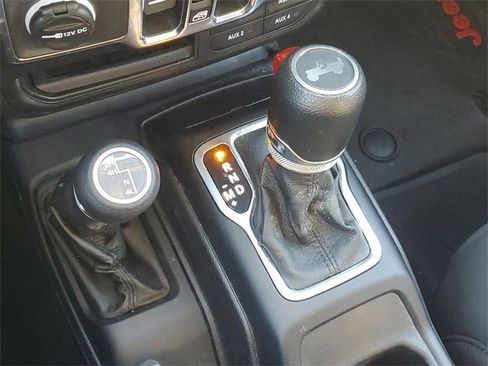 Used 2021 Jeep Wrangler Unlimited Sport image 27