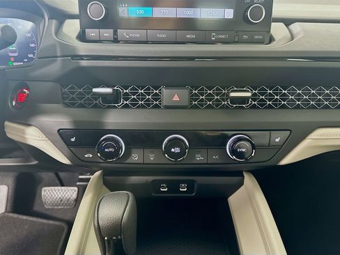 New 2025 Honda Accord SE image 13