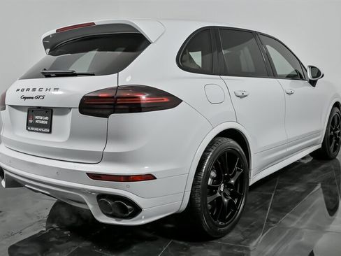 Used 2016 Porsche Cayenne GTS image 10