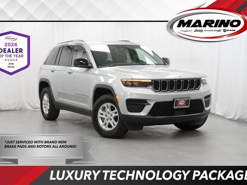 Certified 2022 Jeep Grand Cherokee Laredo w/ Luxury Tech Group I AWD/4WD image 1