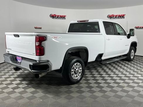 Used 2025 Chevrolet Silverado 2500 LT w/ Convenience Package AWD/4WD image 3
