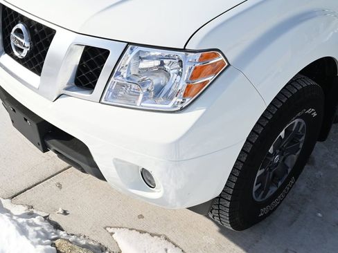 Used 2019 Nissan Frontier PRO-4X image 10