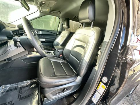 Used 2023 Ford Explorer XLT w/ Equipment Group 202A image 13