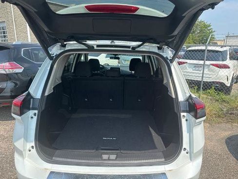 Certified 2026 Nissan Rogue SV FWD image 6