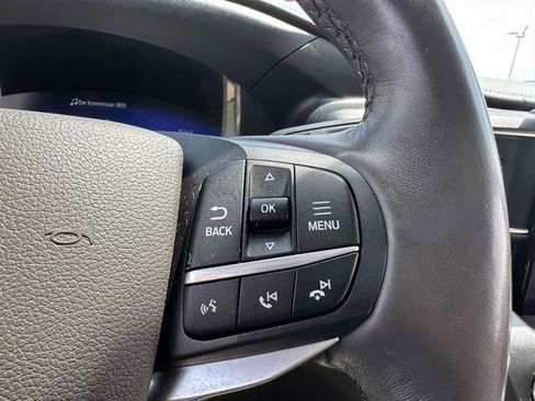 Used 2020 Ford Explorer Platinum w/ Premium Technology Package AWD/4WD image 17