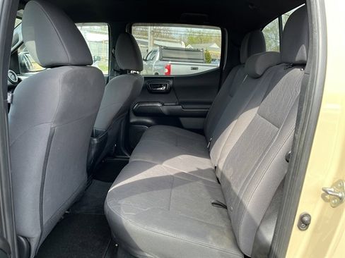 Used 2017 Toyota Tacoma TRD Sport w/ Tow Package image 29