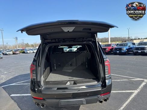 Used 2025 Chevrolet Suburban Z71 AWD/4WD image 35
