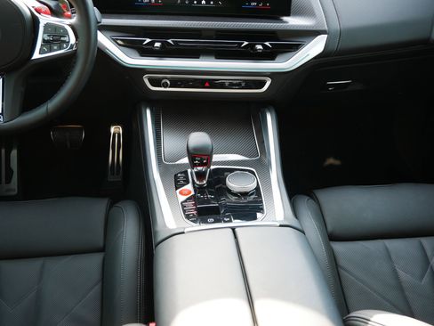 Used 2025 BMW XM image 24