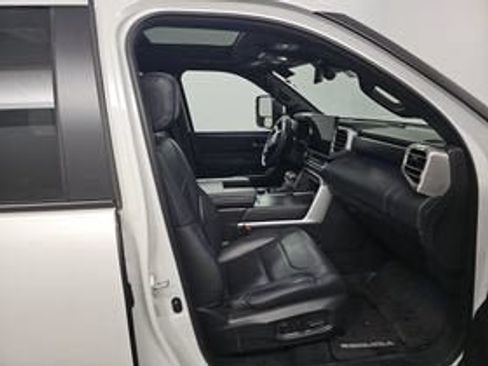 Used 2024 Toyota Sequoia Platinum AWD/4WD image 7