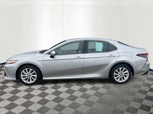 Used 2023 Toyota Camry LE image 2