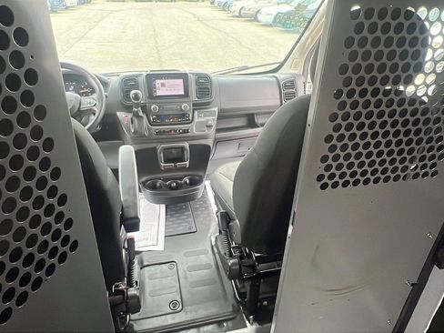 Used 2023 RAM ProMaster 2500 FWD image 23
