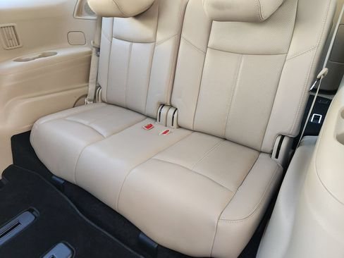 Used 2018 Nissan Pathfinder Platinum FWD image 33