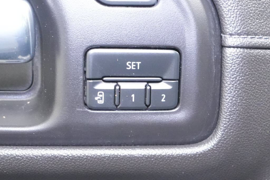 Used 2021 Chevrolet Silverado 1500 High Country w/ LPO, Dark Essentials Package AWD/4WD image 20