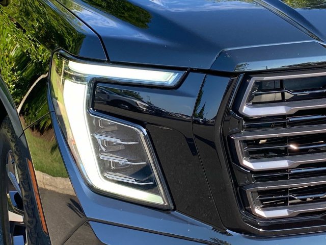 Used 2025 GMC Yukon AT4 Ultimate AWD/4WD image 4