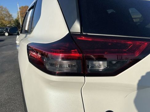 Used 2022 Nissan Rogue SV image 29