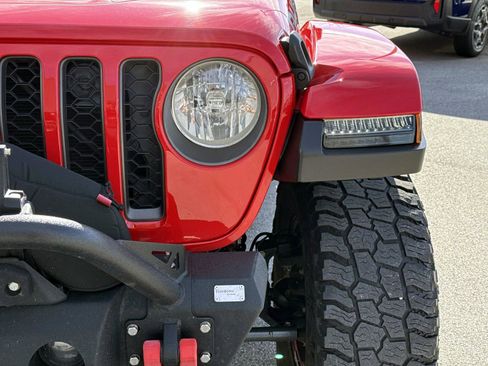 Used 2023 Jeep Gladiator Rubicon w/ Cold Weather Group image 10