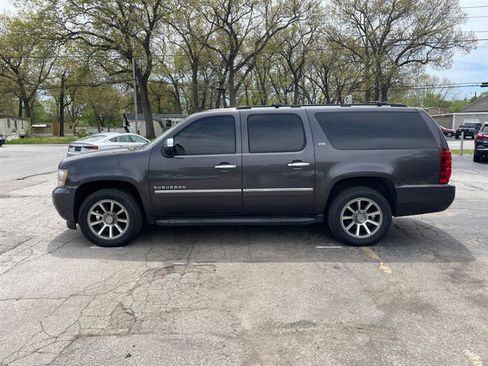 Used 2011 Chevrolet Suburban LTZ AWD/4WD image 8