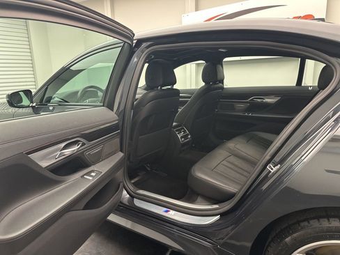 Used 2019 BMW 740i xDrive w/ M Sport Package AWD/4WD image 6
