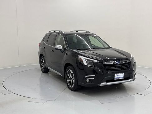 Used 2022 Subaru Forester Touring image 7