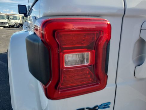 Used 2021 Jeep Wrangler Unlimited Sahara image 24