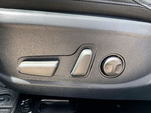 Certified 2024 Kia Seltos EX FWD image 30
