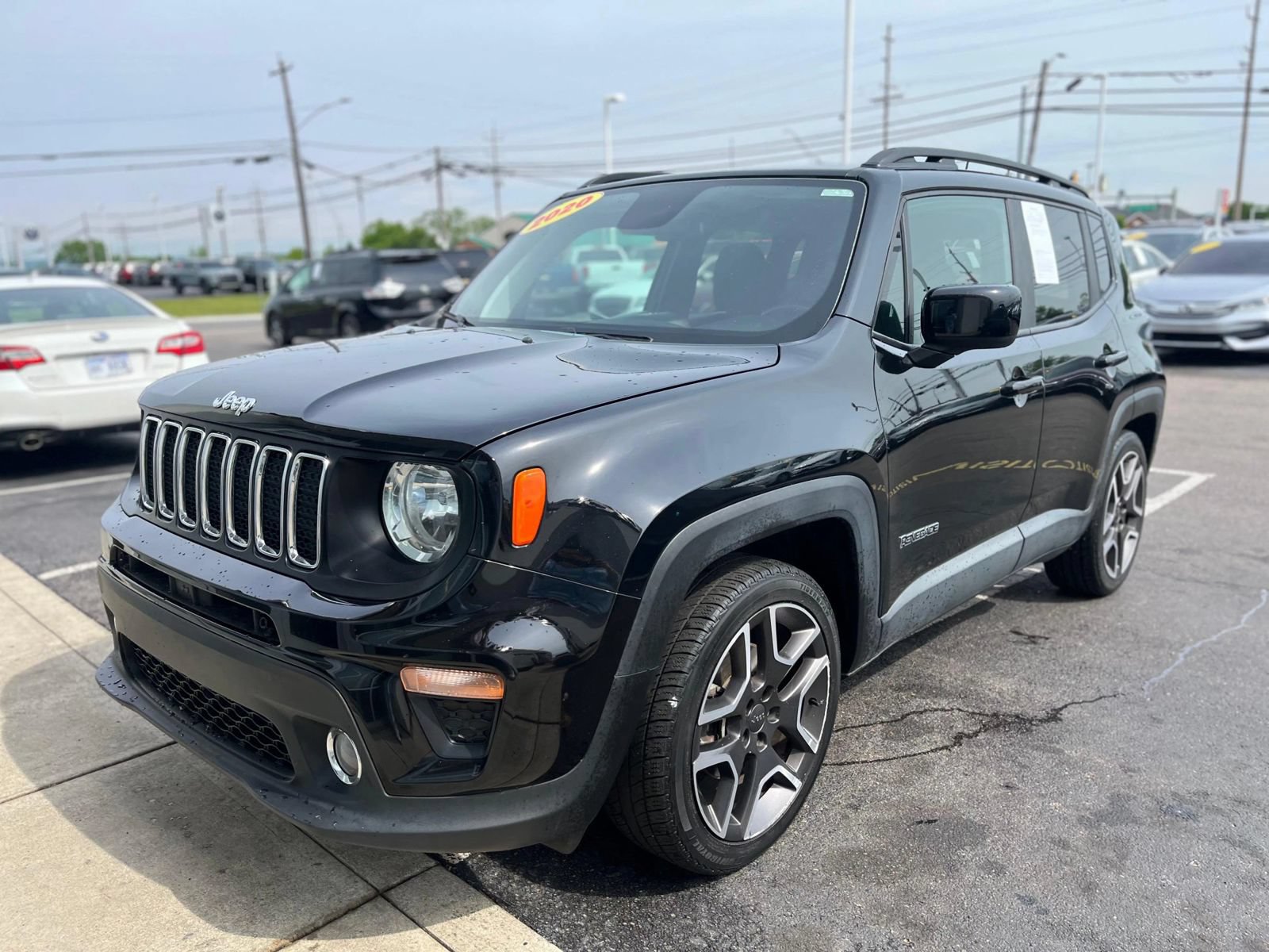 Used 2020 Jeep Renegade Latitude FWD image 2