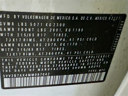 Used 2021 Volkswagen Tiguan SE w/ Panoramic Sunroof Package image 14