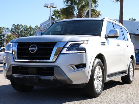 Used 2024 Nissan Armada SV image 1