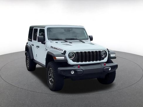 Used 2025 Jeep Wrangler Unlimited Rubicon AWD/4WD image 3