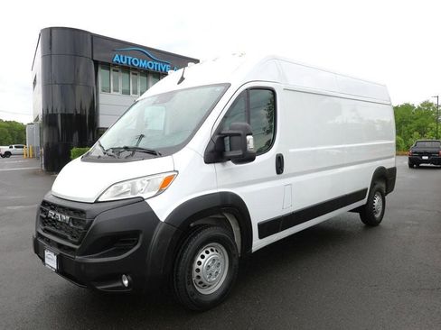 Used 2025 RAM ProMaster 2500 w/ Convenience Group FWD image 1