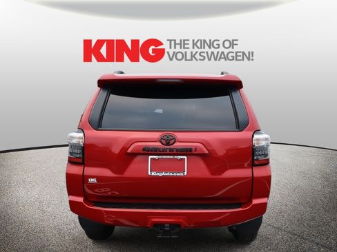 Used 2024 Toyota 4Runner SR5 Premium image 4