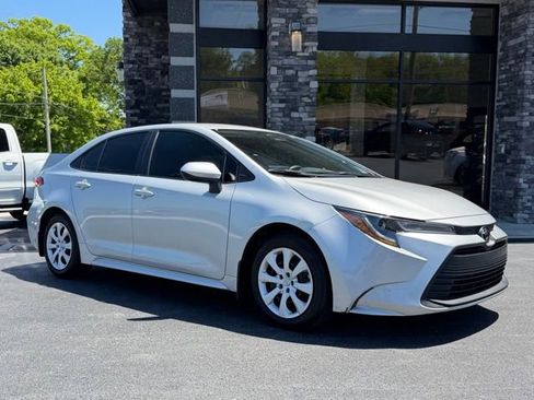Used 2024 Toyota Corolla LE FWD image 11