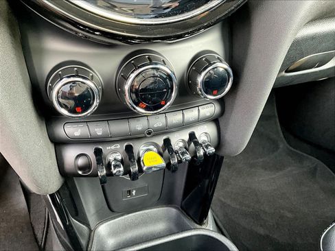 Used 2024 MINI Cooper SE FWD image 35