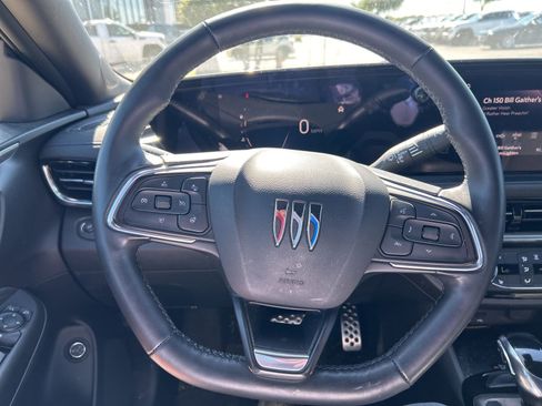 Used 2024 Buick Envista Sport Touring w/ Convenience I Package FWD image 6