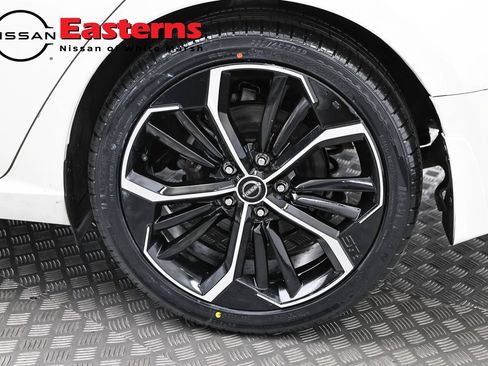 Used 2025 Nissan Altima 2.5 SR FWD image 32