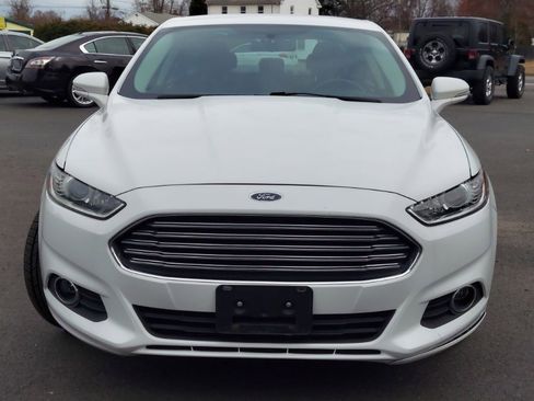 Used 2014 Ford Fusion SE image 2