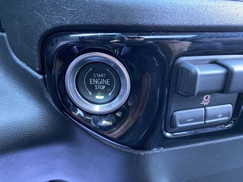 Used 2024 Chevrolet Silverado 2500 High Country w/ High Country Premium Package image 30