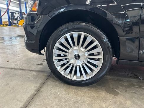 Used 2017 Lincoln Navigator L Reserve AWD/4WD image 31