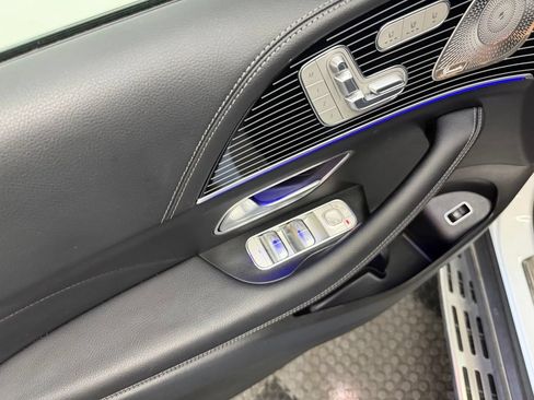 Used 2024 Mercedes-Benz GLS 580 4MATIC image 20