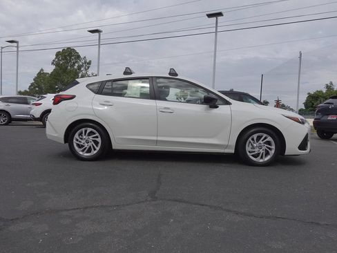 Used 2025 Subaru Impreza 2.0i AWD/4WD image 2