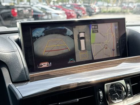 Used 2017 Lexus LX 570 4WD w/ Luxury Package image 27