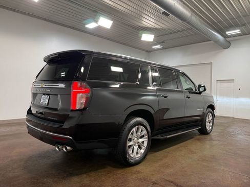 Used 2024 Chevrolet Suburban Premier AWD/4WD image 33