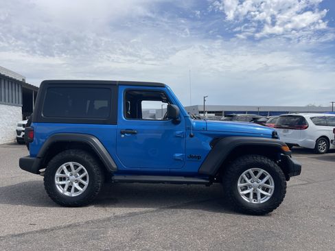 Certified 2023 Jeep Wrangler Sport AWD/4WD image 6
